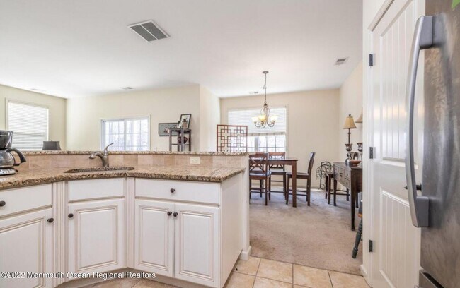 Building Photo - 224 S Bridge Ave