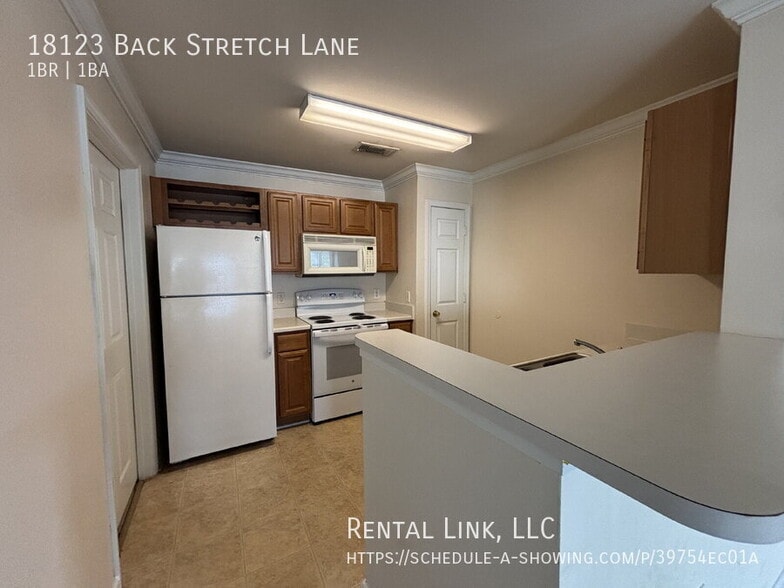 Building Photo - 18123 Back Stretch Ln