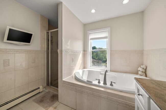 Building Photo - 11 Kevin Ave