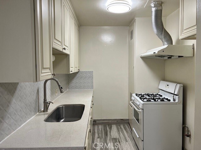 Building Photo - 738 S Stoneman Ave