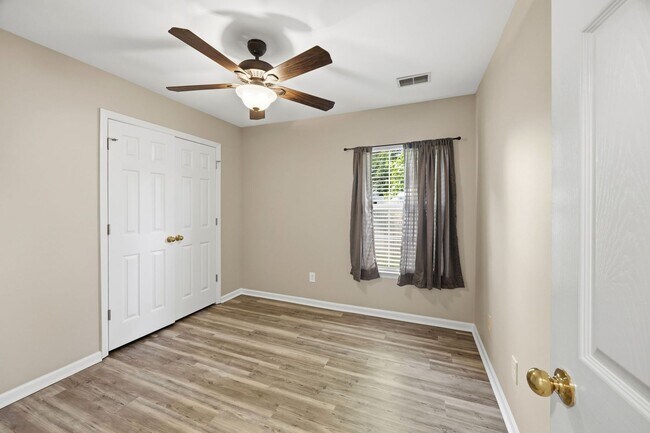 Building Photo - Comfortable 3BR Ranch with 2-Car Garage in Northwoods Pointe