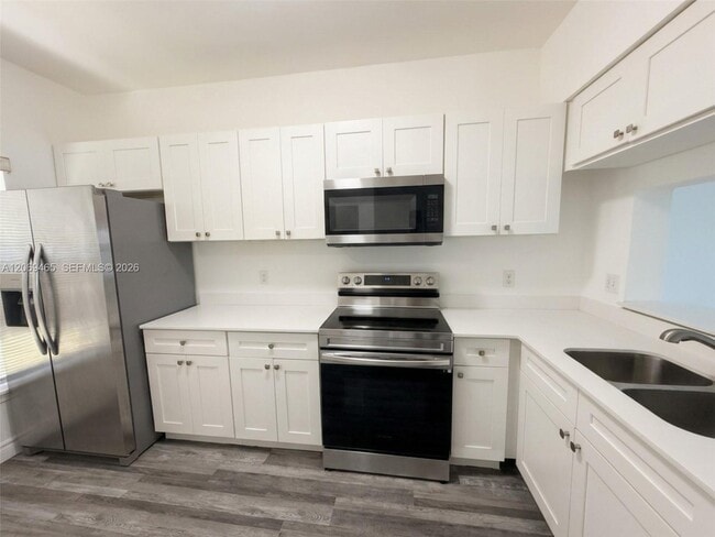 Building Photo - 3152 SW 49th St