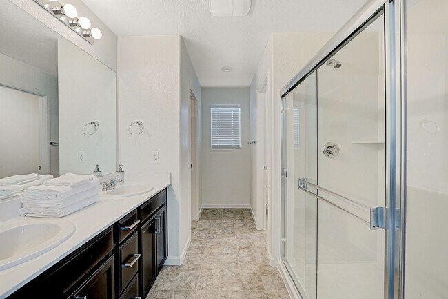 Building Photo - 4 YEARS NEW, FULLY FURNISHED 4 BEDROOM, 2....
