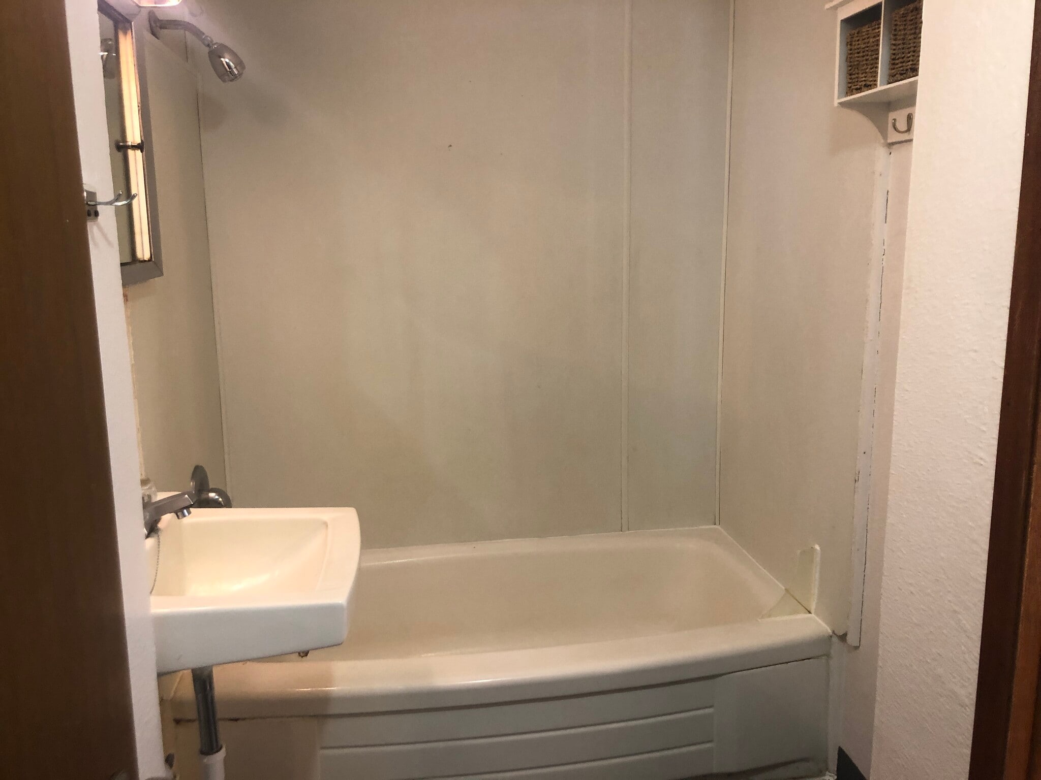 Building Photo - 555 SW State St