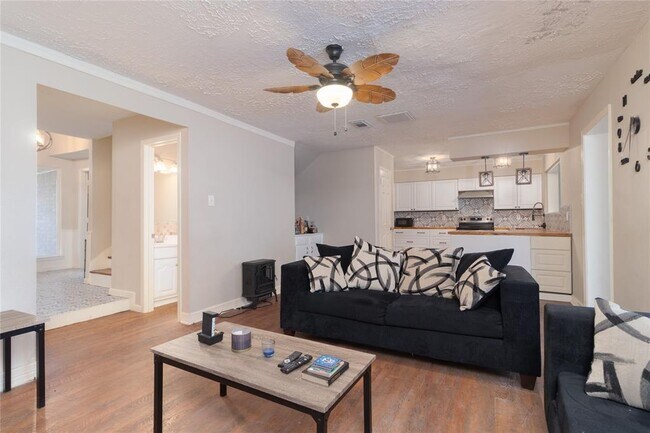 Building Photo - 4406 Rosegate Dr