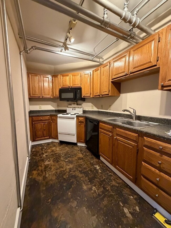 Building Photo - 1 BR Apt in Old SW; Utilities & Wi-Fi included!