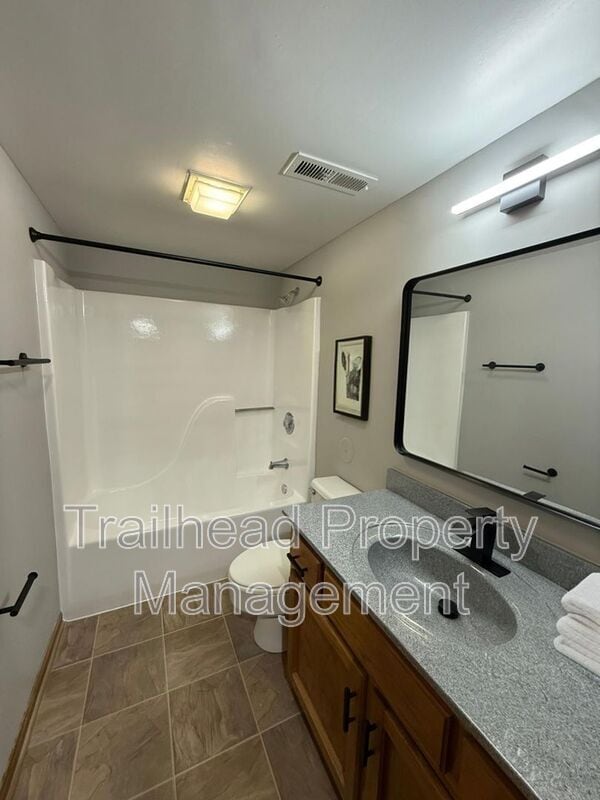 Building Photo - 3407 NW Duncan Rd