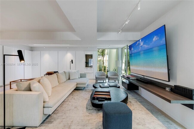 Building Photo - 440 S Mashta Dr