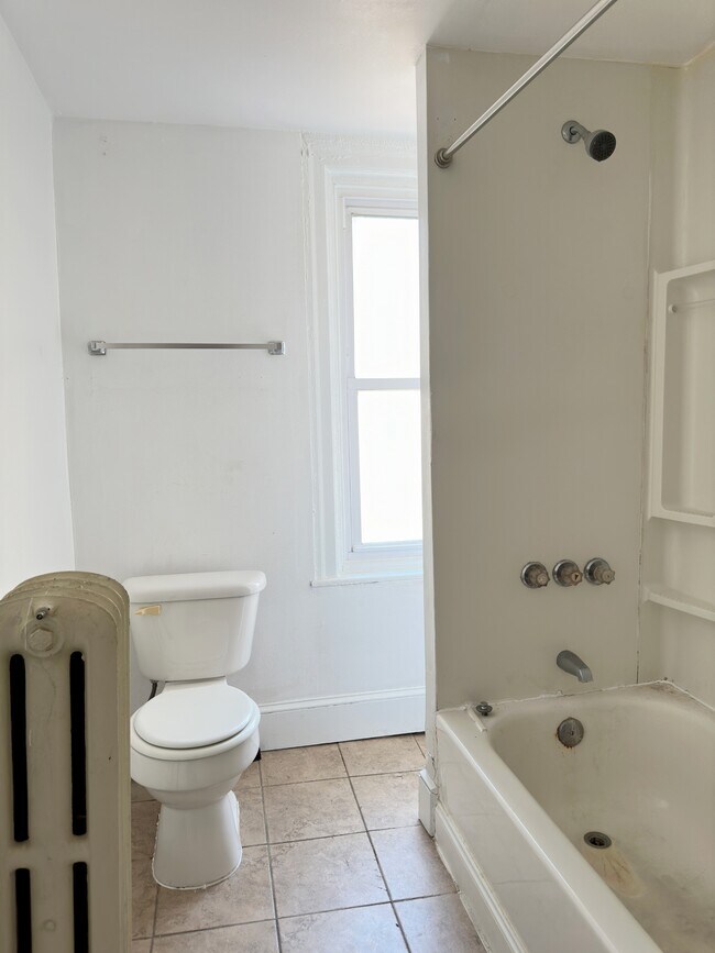 Building Photo - 1232 N Hancock St