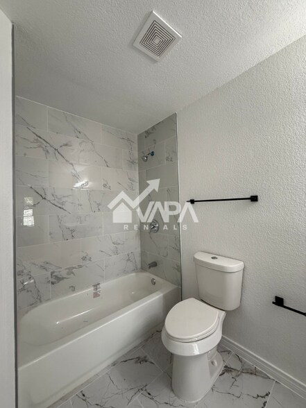 Building Photo - 4135 Sunrise Glade Dr