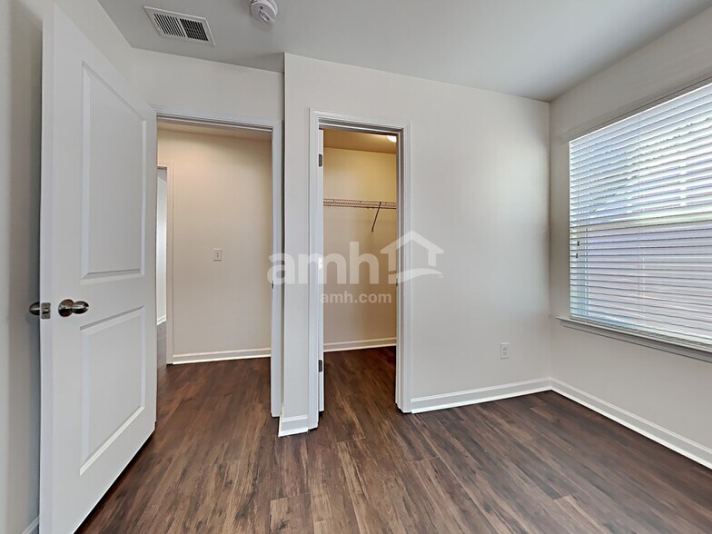 Building Photo - 138 Blackwater Way