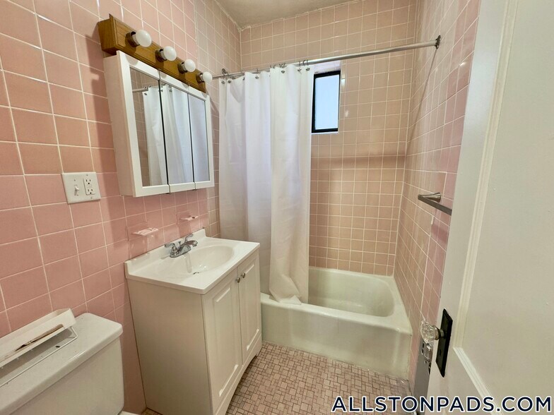 Building Photo - 7 Price Rd