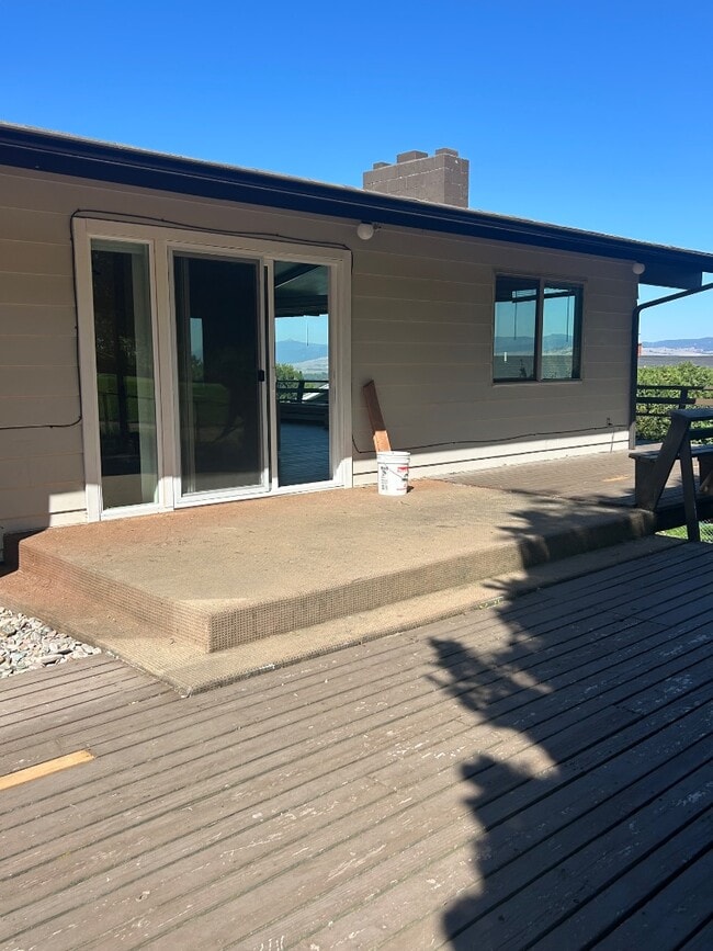 Building Photo - 908 Whitaker Dr