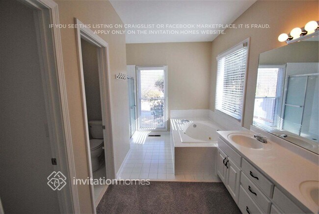 Building Photo - 5831 Bayside Ct