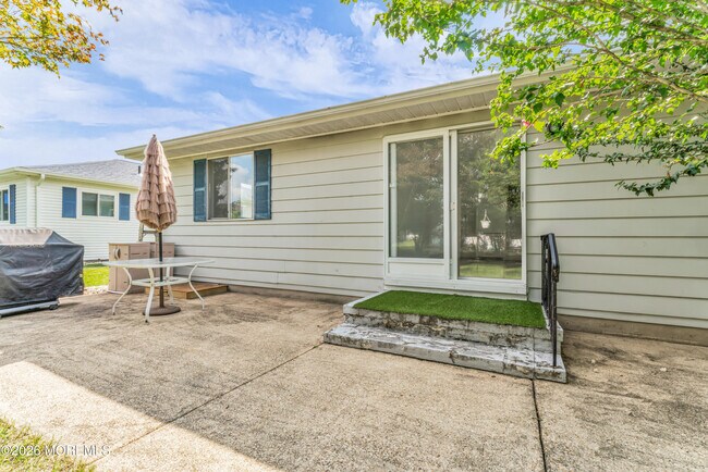 Building Photo - 12 Montego St