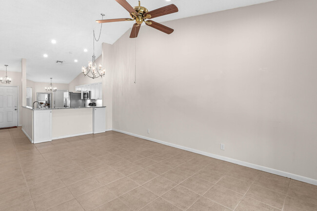 Building Photo - 12235 Forest Greens Dr