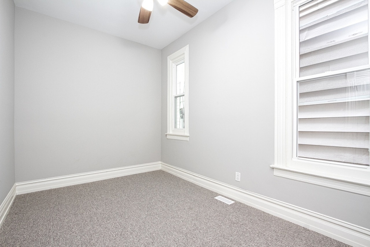 Master Bedroom - 7132 S Ellis Ave