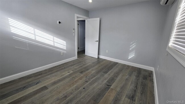 Building Photo - 80-06 209th St