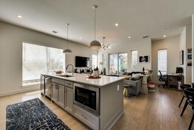 Building Photo - 5954 Lewis St