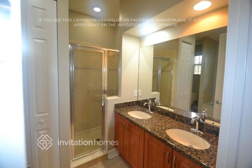 Building Photo - 6855 Julia Gardens Dr