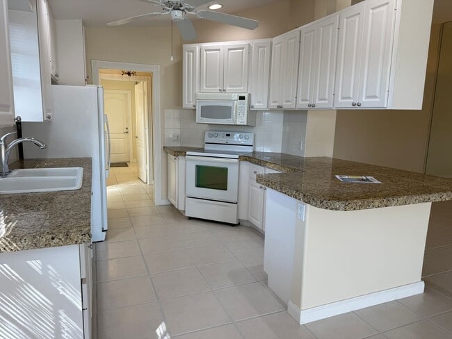 Building Photo - Elegant 2 Bedroom 2 Bath Villa Villagewalk in Palmer Ranch