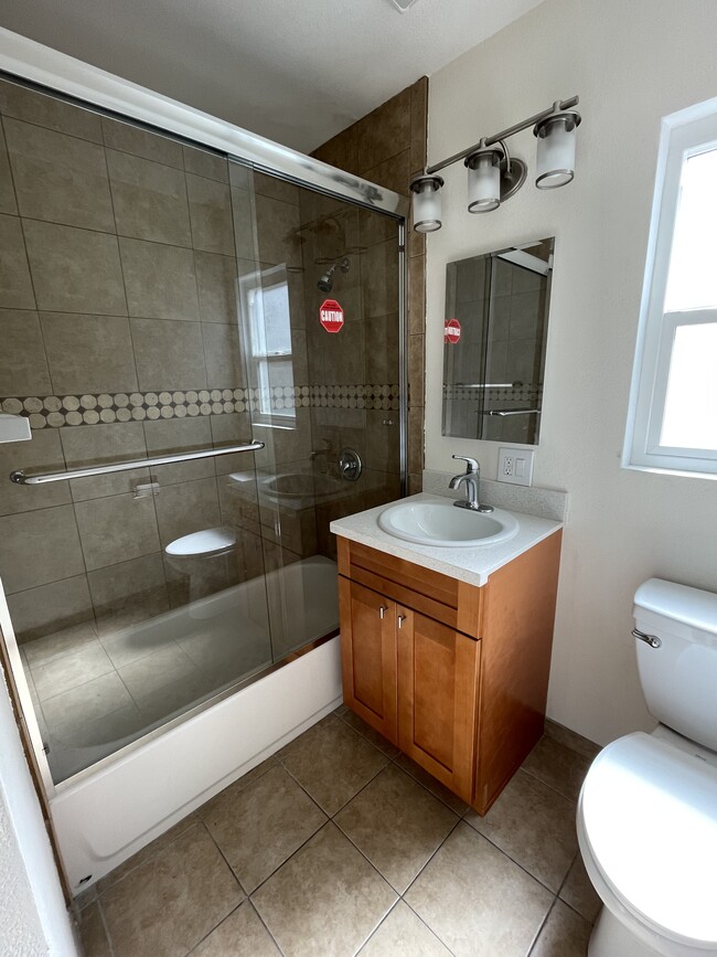 bathroom - 1056 Elm Ave