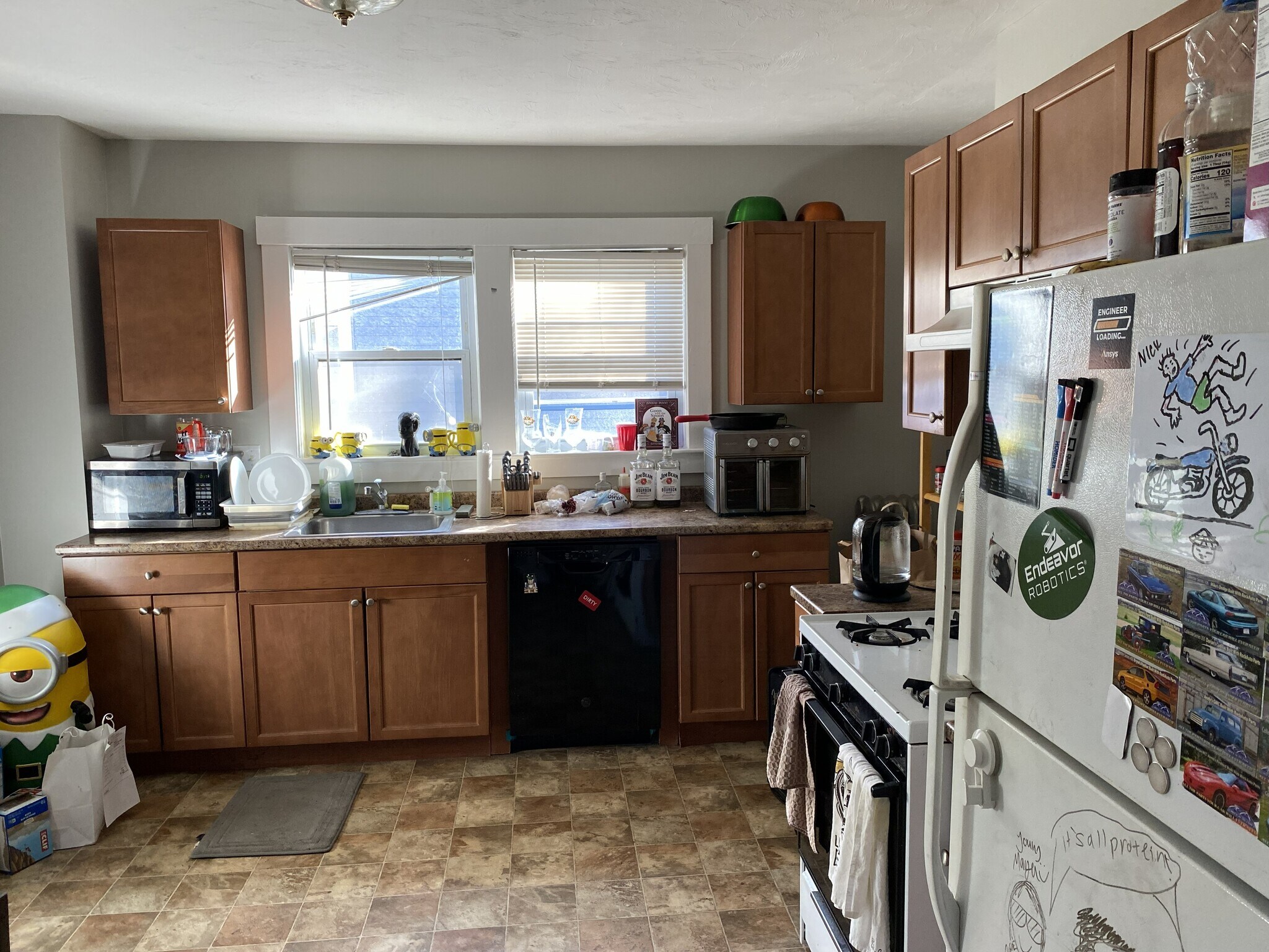 Building Photo - 173 Hillside St