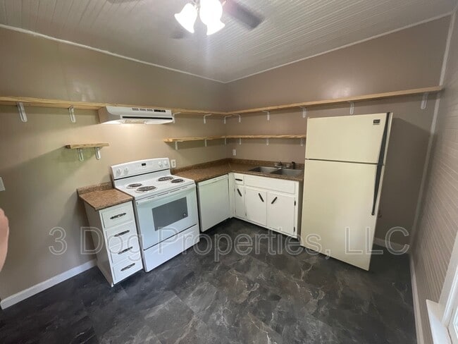 Building Photo - 4038 Denham Rd