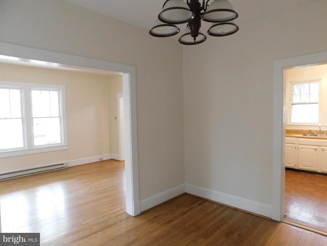 Building Photo - 614 National Ave