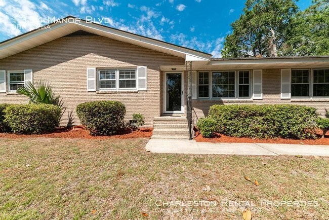 Primary Photo - 1334 Manor Blvd