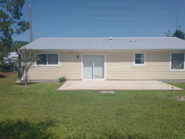 Building Photo - 1274 Schumann Dr