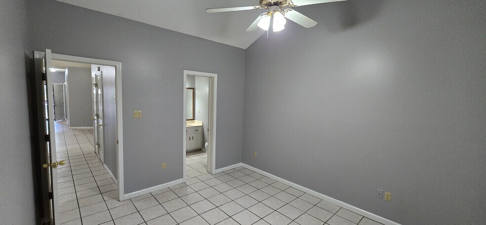 Building Photo - 6761 Whitten Pine Dr