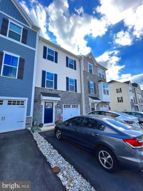 Primary Photo - 74 Glory Maple Ln