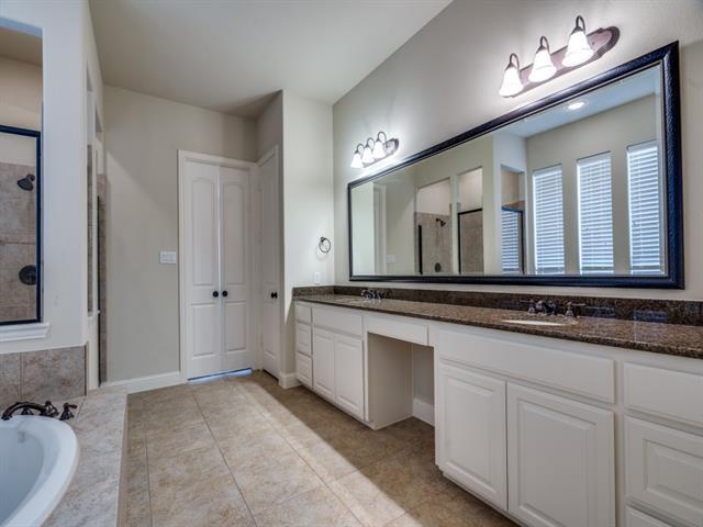Building Photo - 1811 Marshall Dr