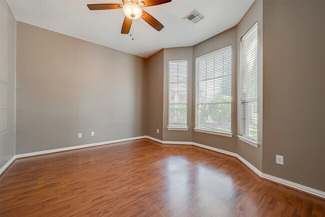 Building Photo - 7214 Glenwick Ct