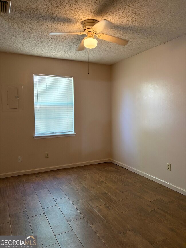 Building Photo - 500 S Orange Edwards Blvd