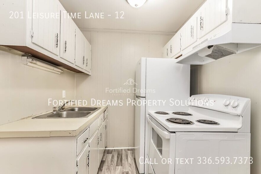 Building Photo - 201 Leisure Time Ln