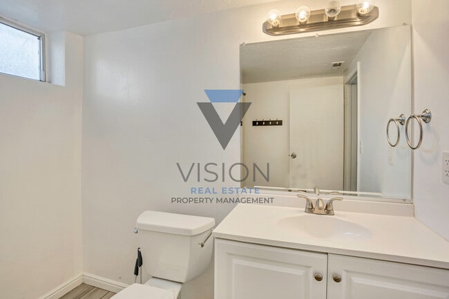 Building Photo - 360 E 400 S