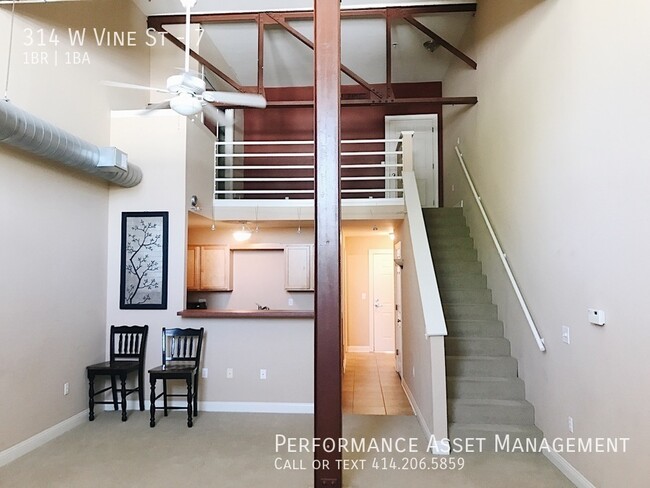 Building Photo - Unique 1BD/1BA Loft Style Condo