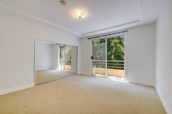 Building Photo - 4128 Whitsett Ave