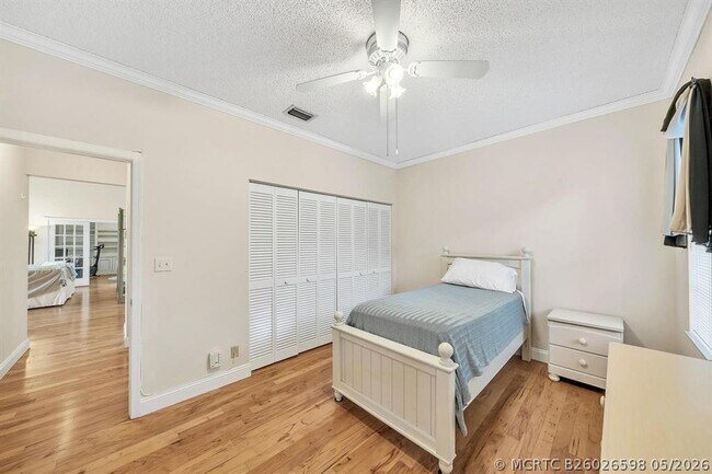 Building Photo - 7644 Elmridge Drive Unit 14U