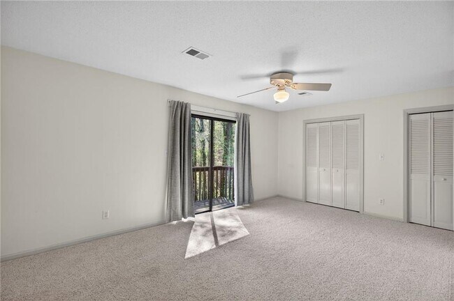 Building Photo - 1 Fairway Dr