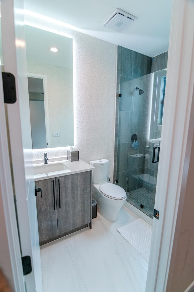 Building Photo - 8305 Fishhawk Falls Ct