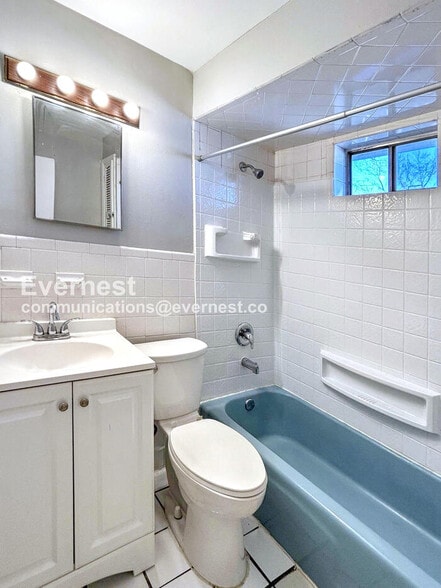 Building Photo - 221 La Motte Ln