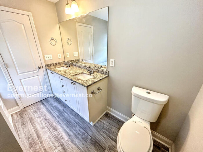 Building Photo - 215 Bridgemill Dr