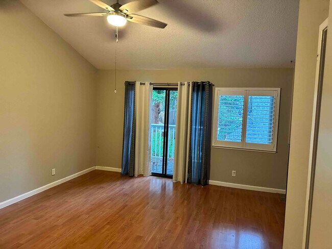 Building Photo - 134 W Rincon Ave