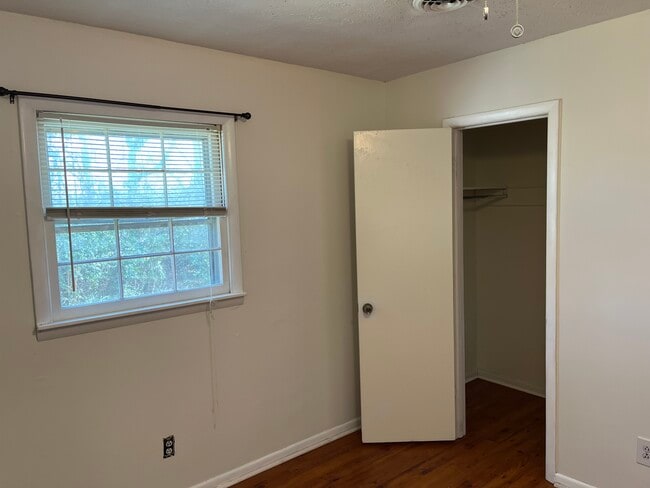 Building Photo - 2318 Tinnell Ct