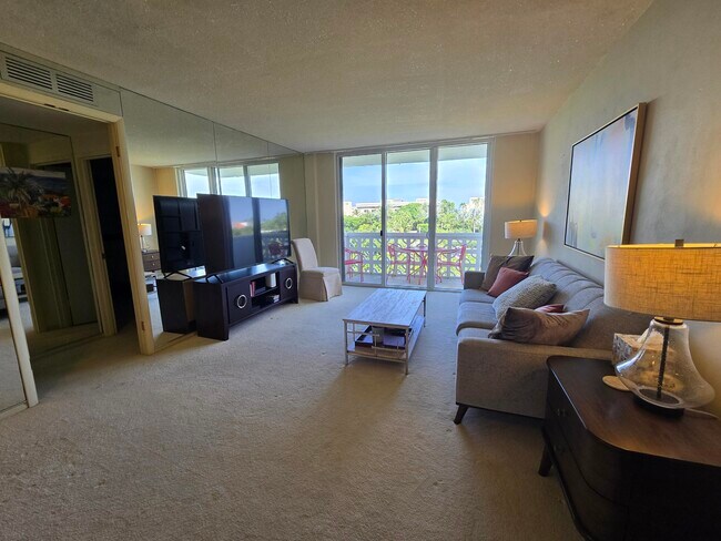 Building Photo - 2840 S Ocean Blvd