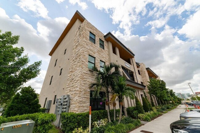 Building Photo - 7805 NW 104th Ave