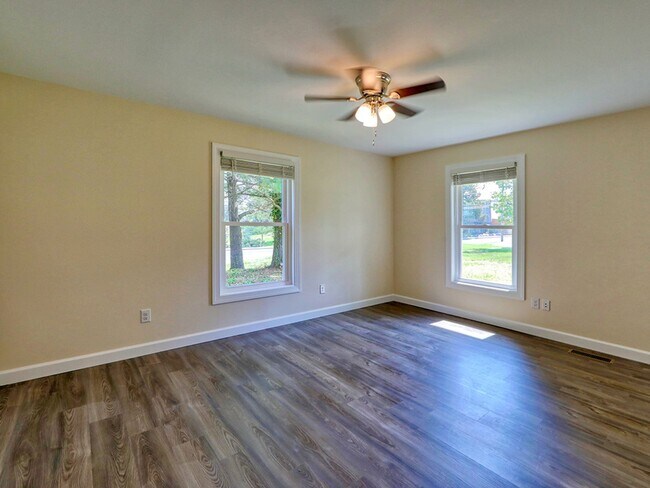 Building Photo - Great Views in Milton! 3-bedroom, 2.5 bath...